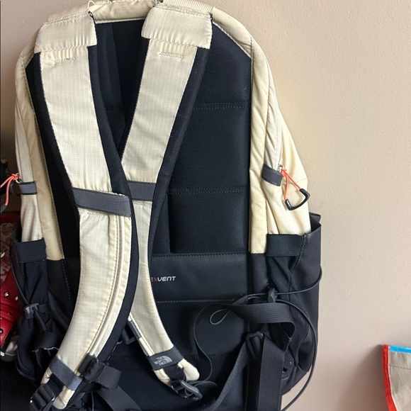 The North Face Borealis Backpack Tan Black FlexVent - Picture 7 of 7